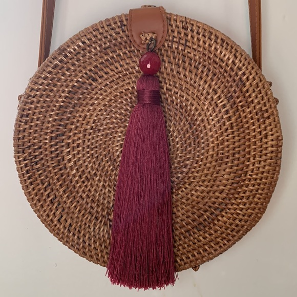 Boho straw circle bag with tassel NWOT - Picture 2 of 13